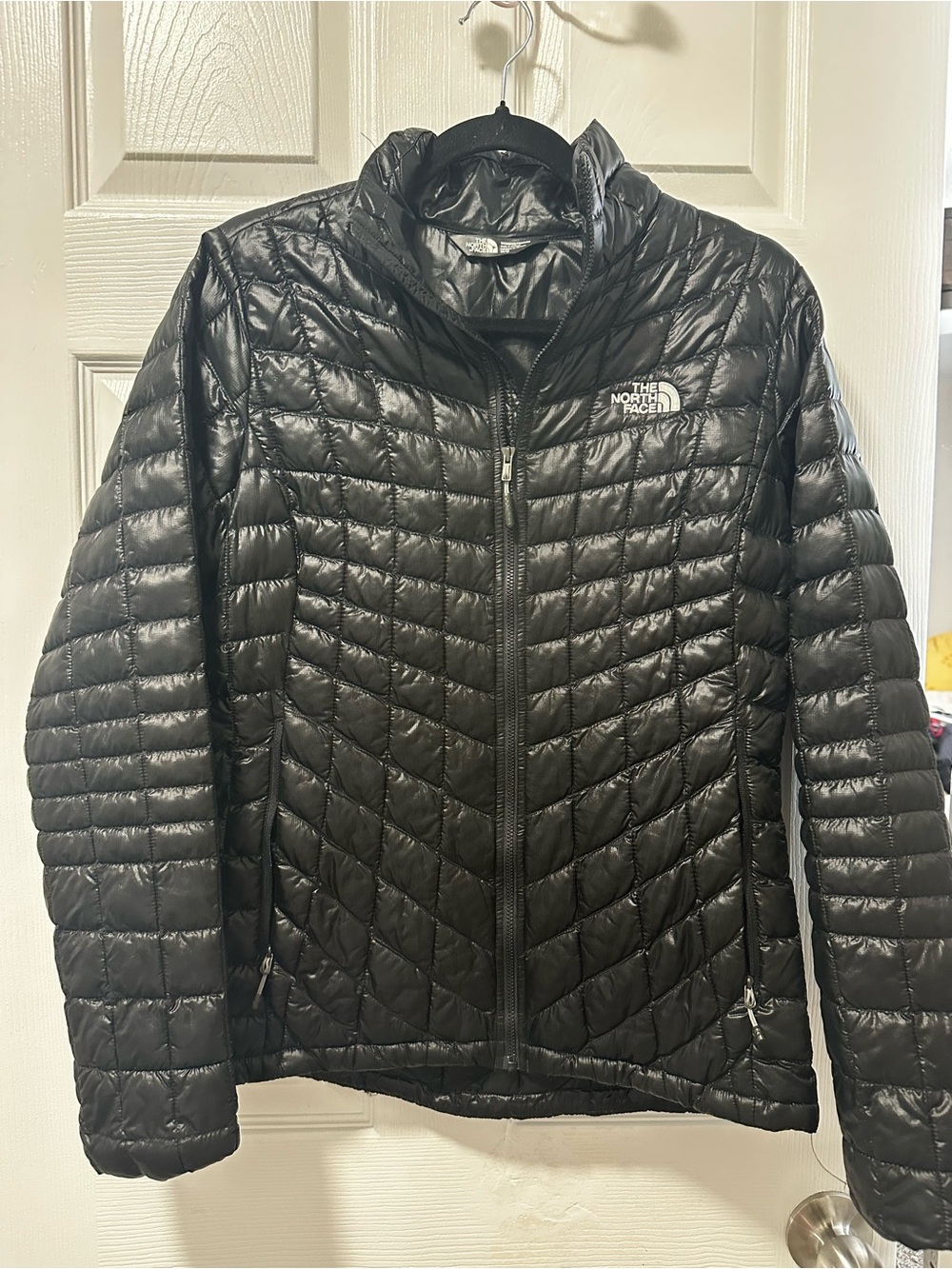 The North Face Women's Black Quilted Packable Puffer Jacket - Picture 4 of 5
